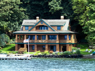 ...ooohh...flat to the water!   Who doesn't dream of owning something as beautiful as this flat to the water property....